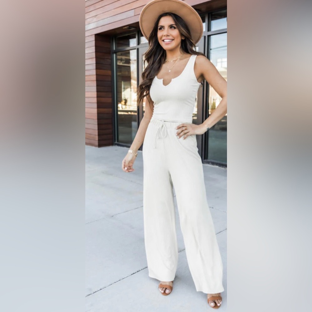 DIFFERENT OPINIONS RIBBED TAUPE PANTS AND TOP